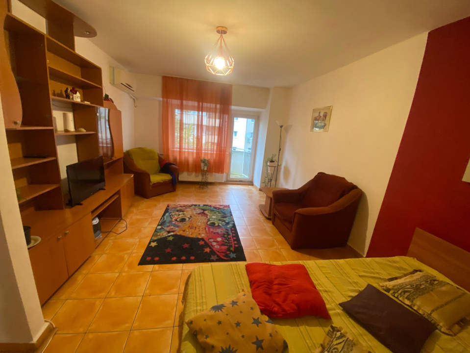 Garsonieră decomandată Nerva Traian – mobilată/utilată, etaj 4 din 8