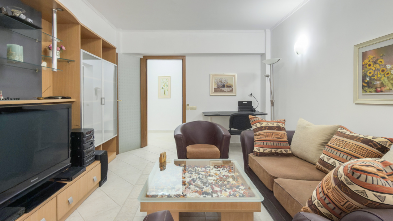 Vânzare apartament 3 camere – Ultracentral, Bloc Scala, Bd. Magheru