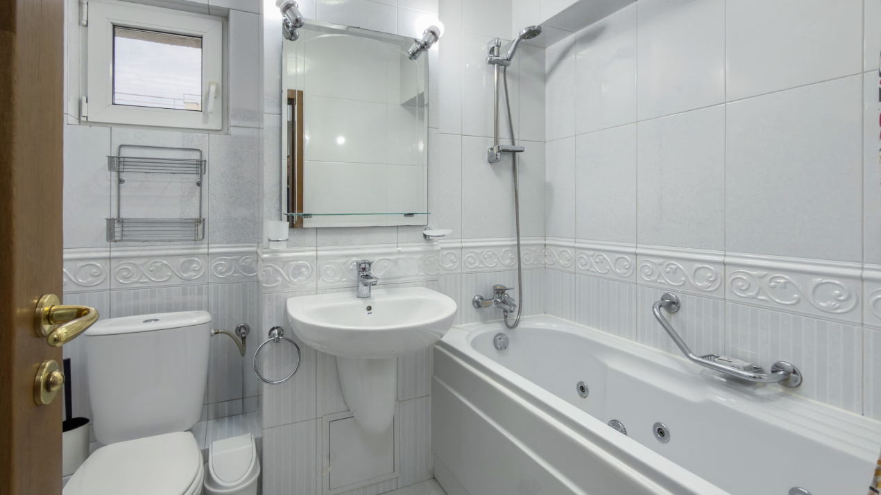 Vânzare apartament 3 camere – Ultracentral, Bloc Scala, Bd. Magheru