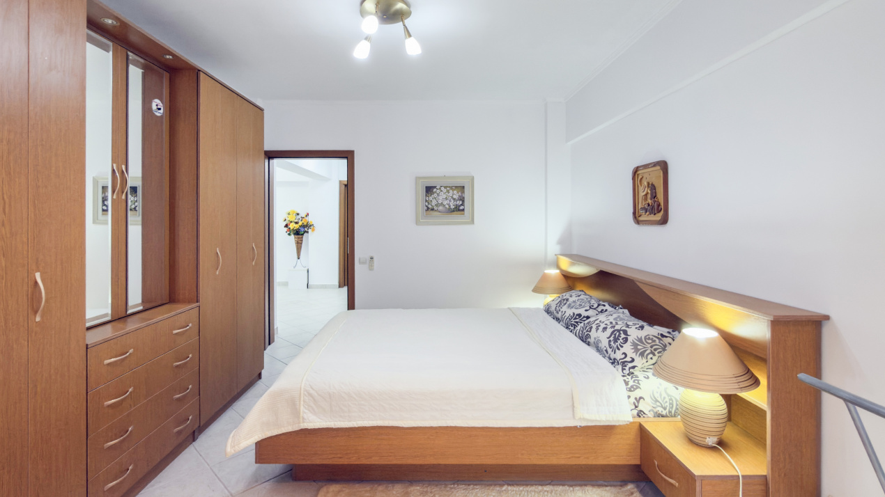 Vânzare apartament 3 camere – Ultracentral, Bloc Scala, Bd. Magheru