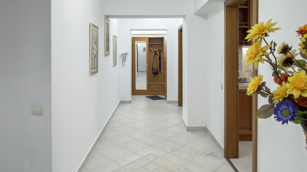 Vânzare apartament 3 camere – Ultracentral, Bloc Scala, Bd. Magheru