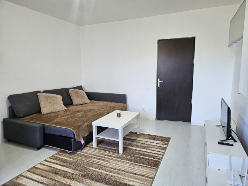 LUCREȚIU PĂTRAȘCANU – COSTIN GEORGIAN, GARSONIERĂ MODERNĂ, ETAJ 3