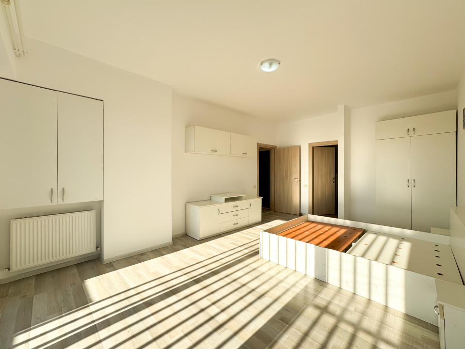 Apartament de inchiriat - suprafata generoasa