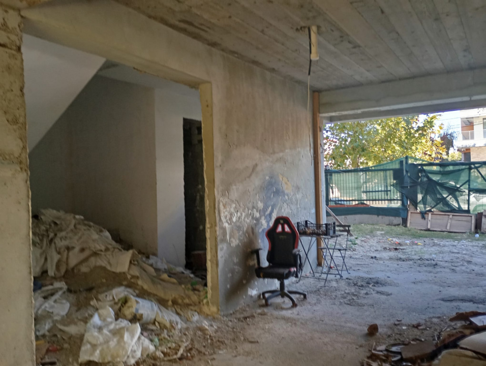 Vând bloc locuințe colective la roșu, stradal – Șos. Chitilei