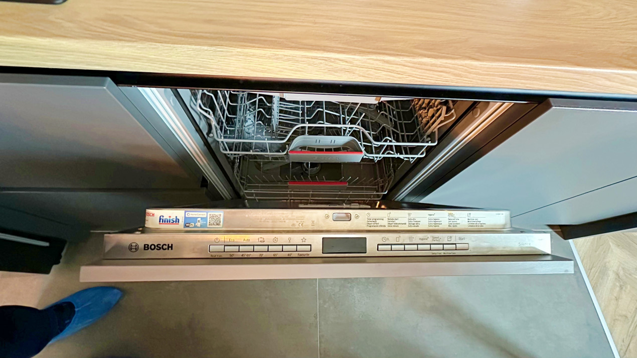 2 camere complet mobilat si utilat, parcare subterana, incalzire in pardoseala