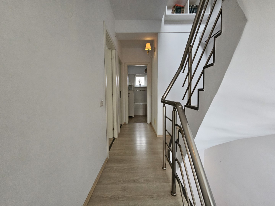 VIDRA – COMPLEX DEALUL VERDE, CASA 4 CAMERE, 135MP Utili!