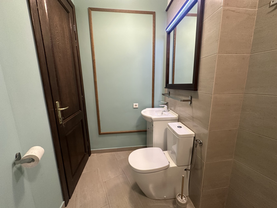 ARMENEASCA APARTAMENT 6 CAMERE 190 MP!