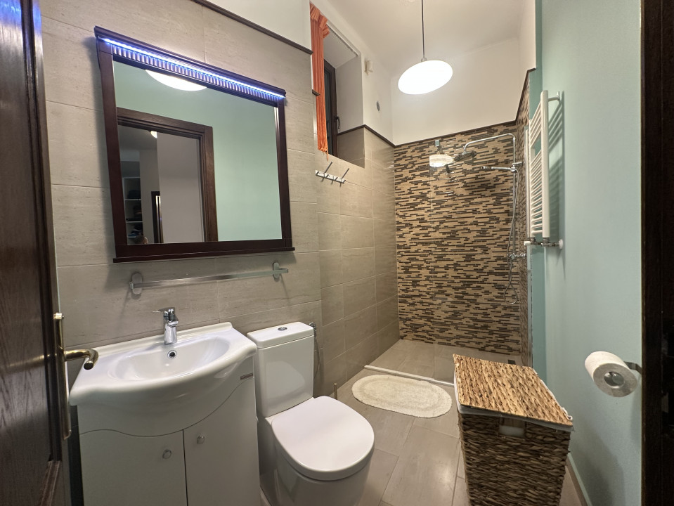 ARMENEASCA APARTAMENT 6 CAMERE 190 MP!