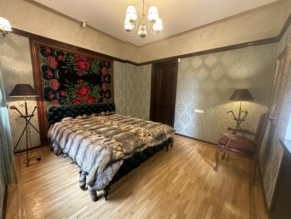 ARMENEASCA APARTAMENT 6 CAMERE 190 MP!