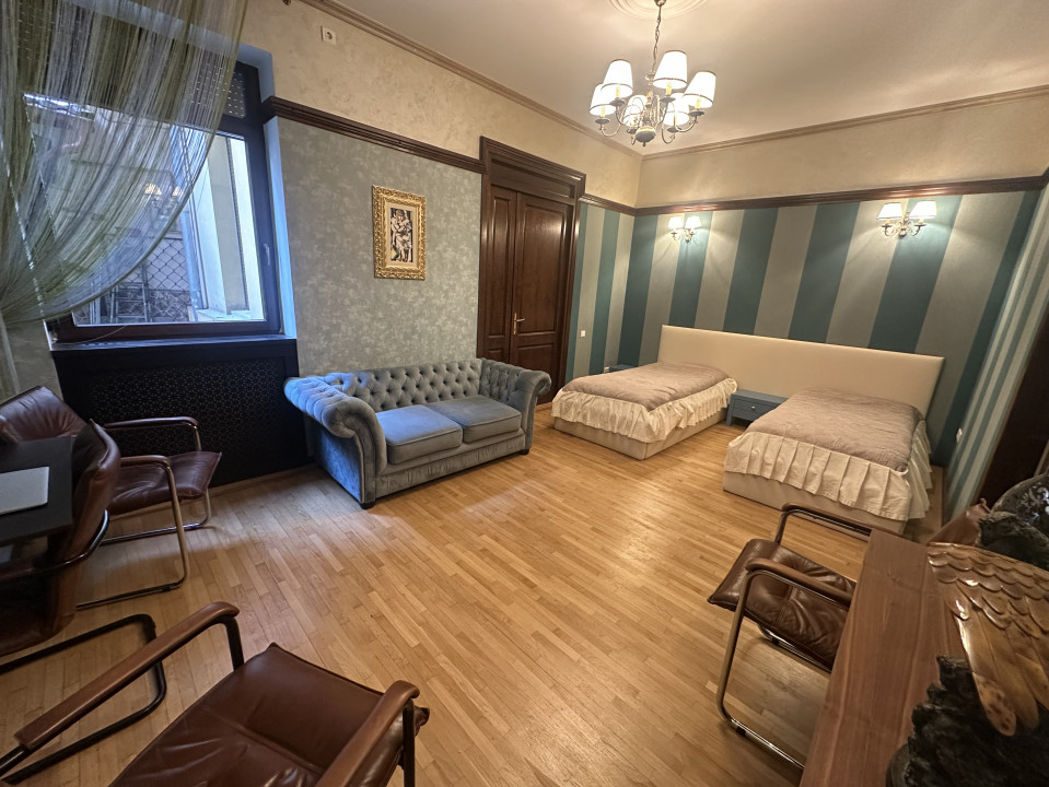 ARMENEASCA APARTAMENT 6 CAMERE 190 MP!