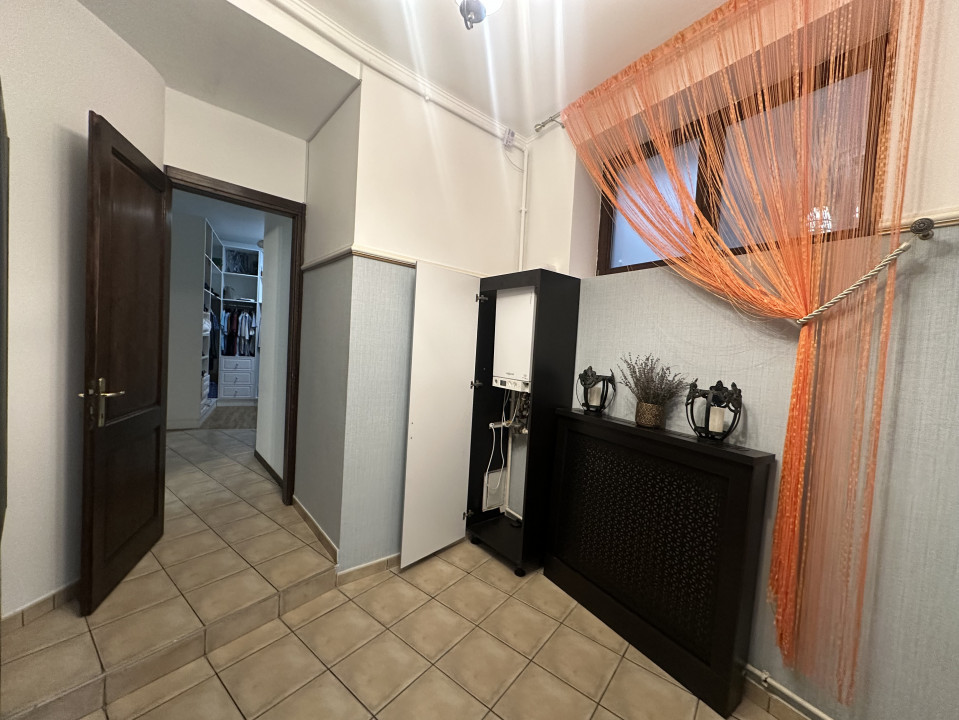 ARMENEASCA APARTAMENT 6 CAMERE 190 MP!