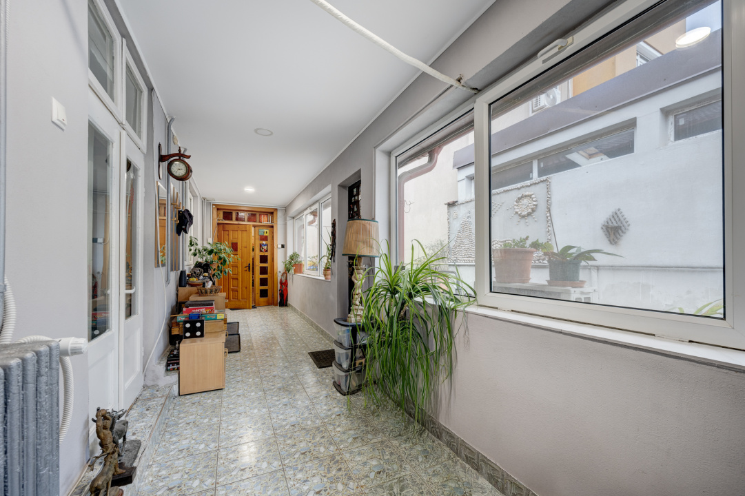 VIILOR - ECHINOCTIULUI, CASA 211 MP UTILI, LOT 460 MP!
