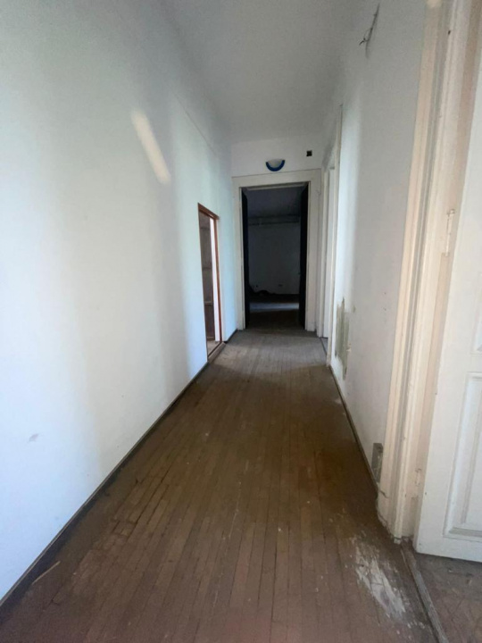  Imobil istoric de vânzare în Centrul Vechi, București