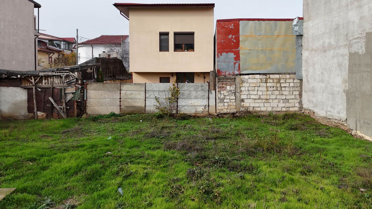 Teren constructie Luica