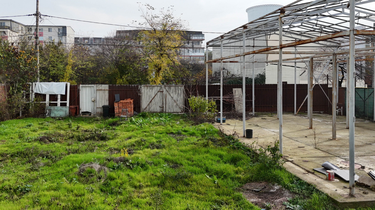 Teren constructie Luica