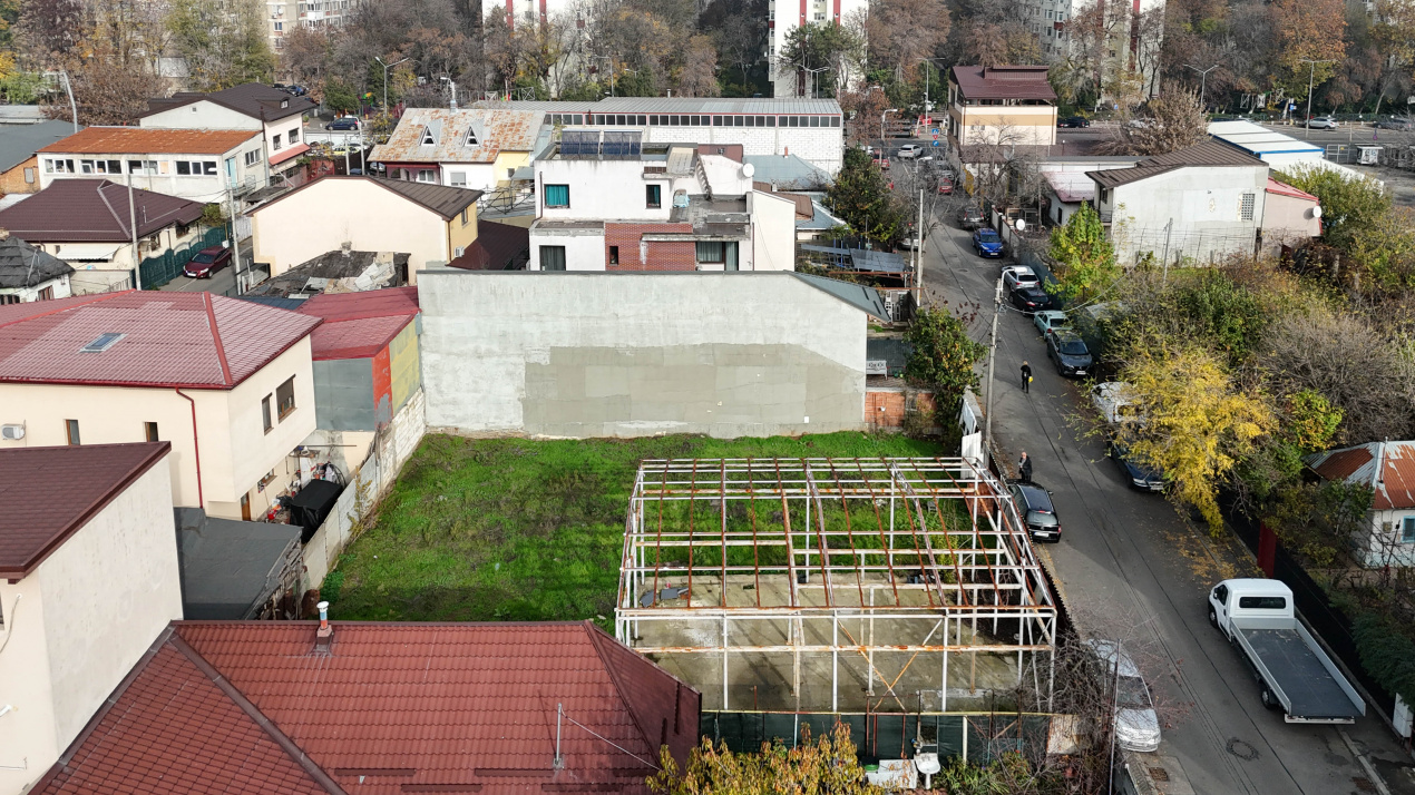 Teren constructie Luica