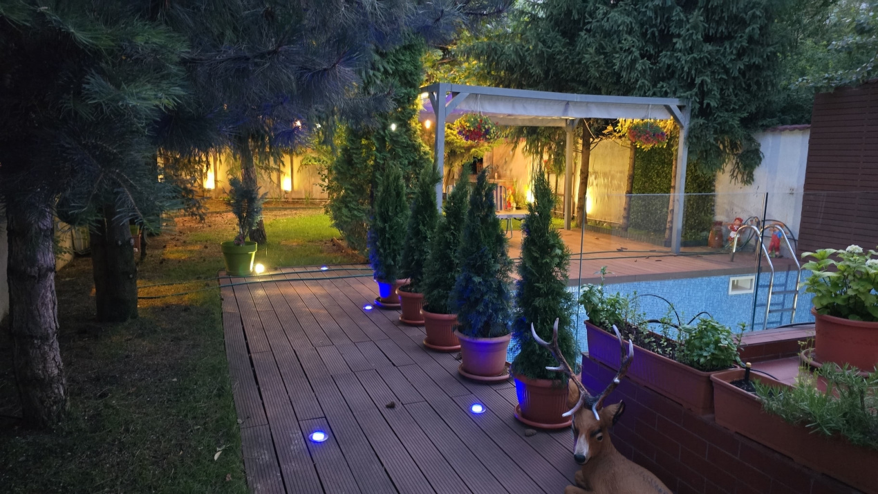 Vila cu piscina - Drumul Taberei - Prelungirea Ghencea - str Maracineni 