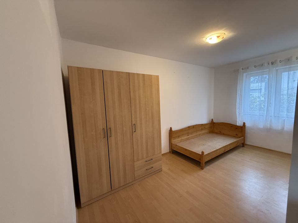 Garsoniera situata la parter, Str Iacob Andrei, bloc civilizat !