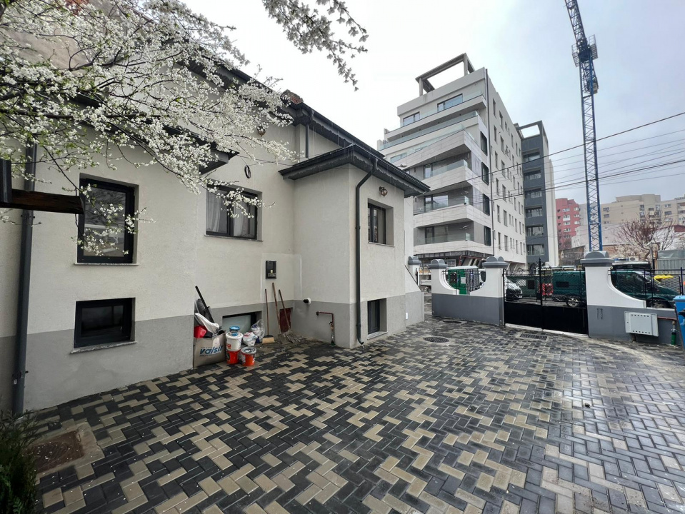 Vanzare vila 5 camere in zona Mariott. Inchiriata cu 1800 de euro lunar.