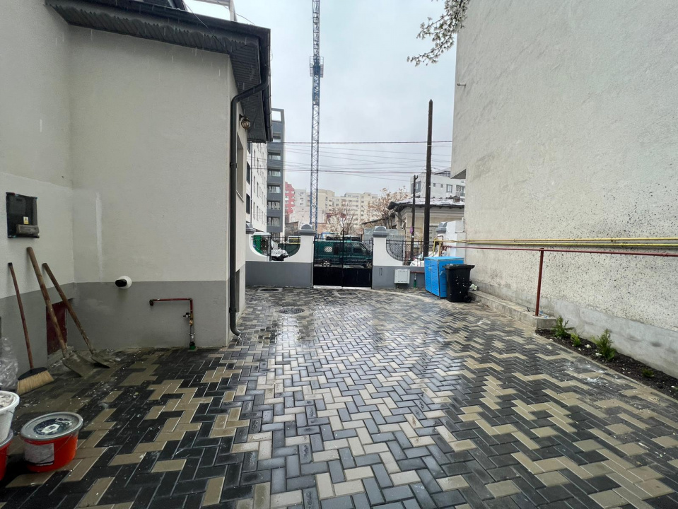 Vanzare vila 5 camere in zona Mariott. Inchiriata cu 1800 de euro lunar.