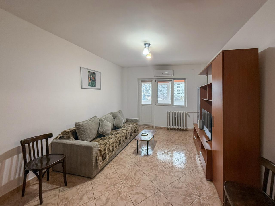 Apartament semidecomandat in Piata Obor