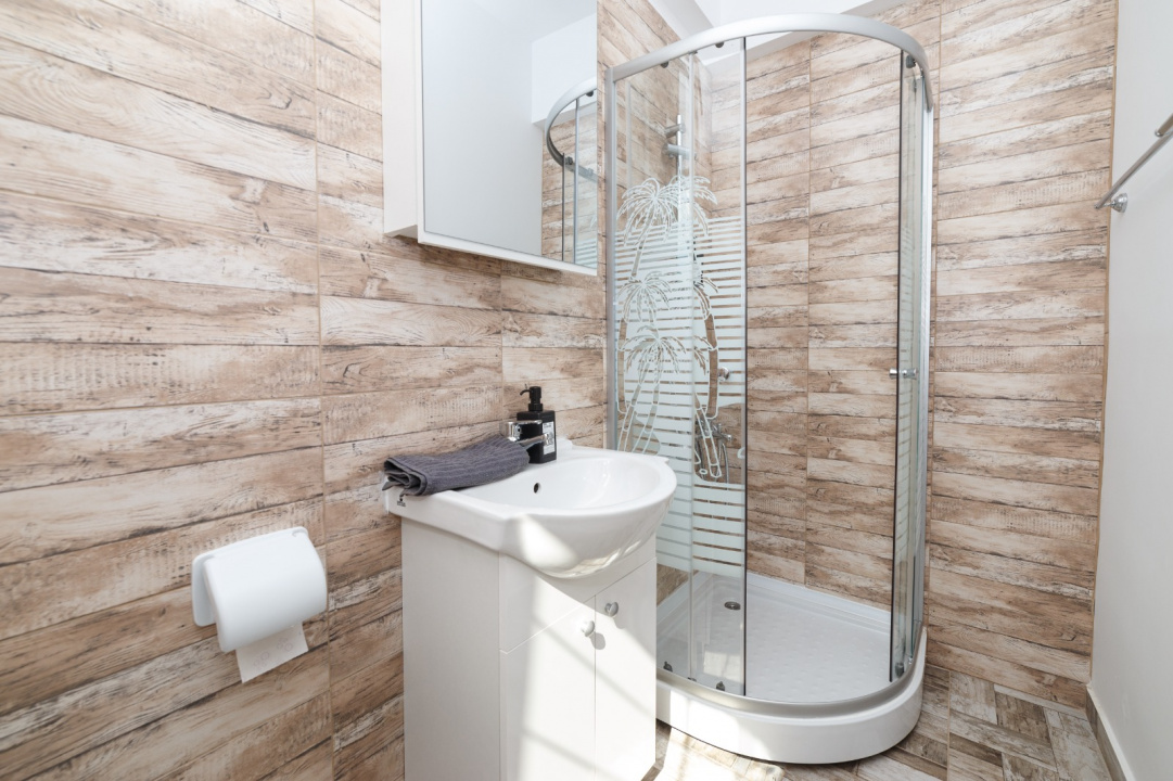 Apartament de închiriat – Universitate | 2 camere | Terasă 40 mp