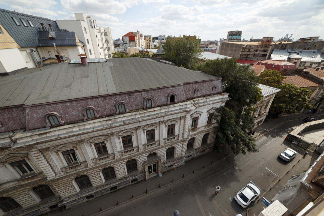 Apartament de închiriat – Universitate | 2 camere | Terasă 40 mp