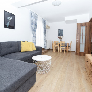 Apartament de închiriat – Universitate | 2 camere | Terasă 40 mp