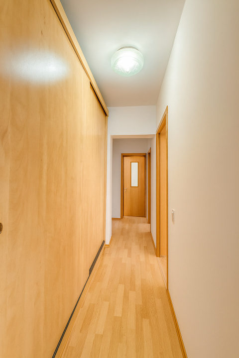 Lacul Tei – Teiul Doamnei, Etaj 3, 2 balcoane , Orientare VEST, Bloc reabilitat