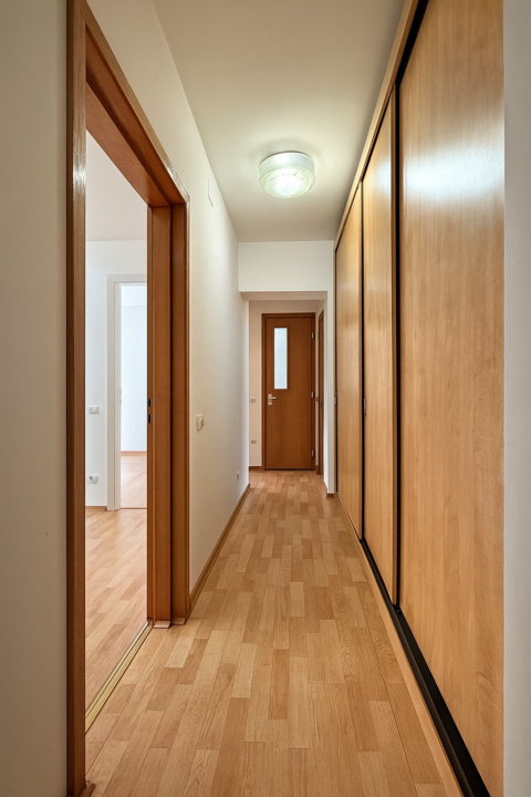 Lacul Tei – Teiul Doamnei, Etaj 3, 2 balcoane , Orientare VEST, Bloc reabilitat