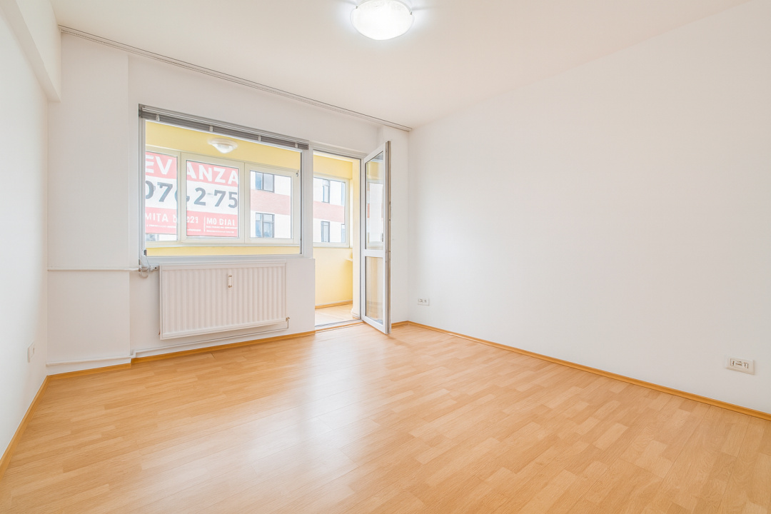 Lacul Tei – Teiul Doamnei, Etaj 3, 2 balcoane , Orientare VEST, Bloc reabilitat