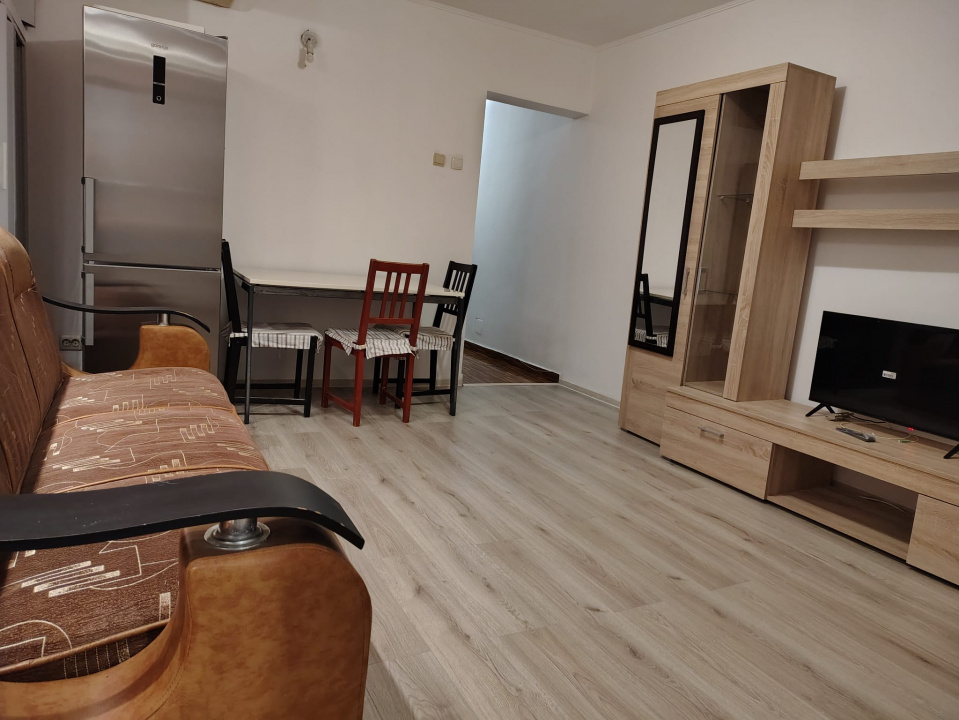 Eroii Revolutiei, doua minute metrou