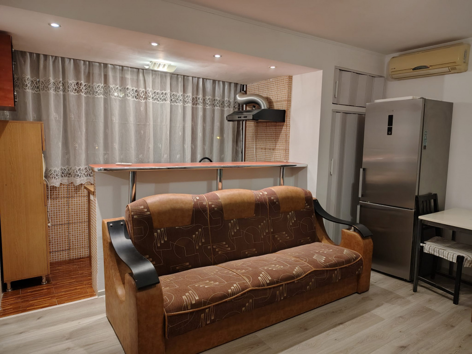 Eroii Revolutiei, doua minute metrou