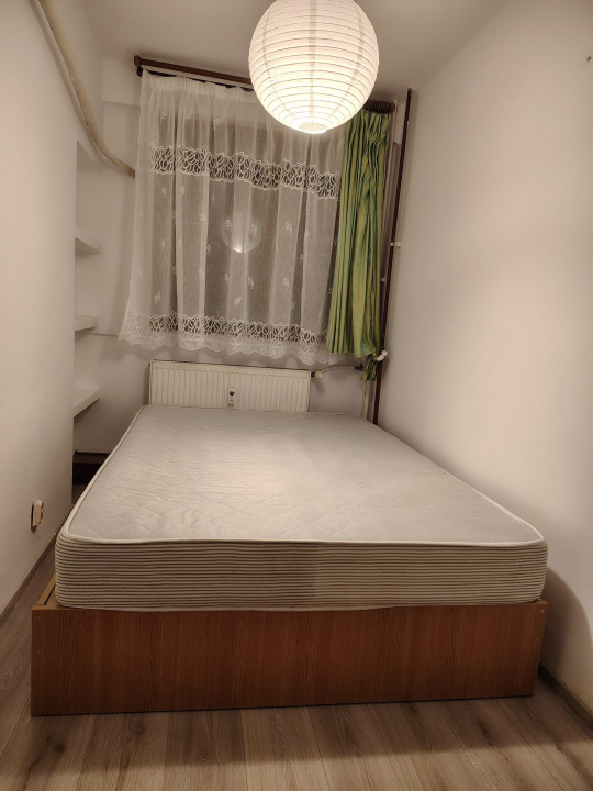 Eroii Revolutiei, doua minute metrou