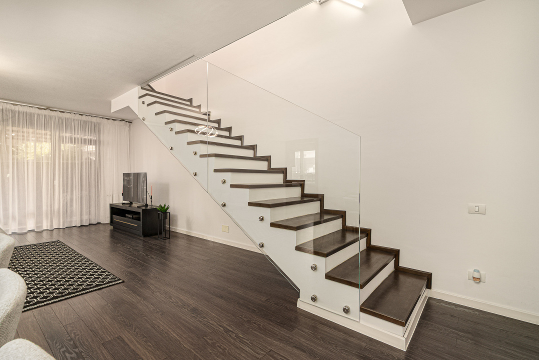 Casă ideală pentru familie–4 camere, curte amenajată, complex privat-securizat