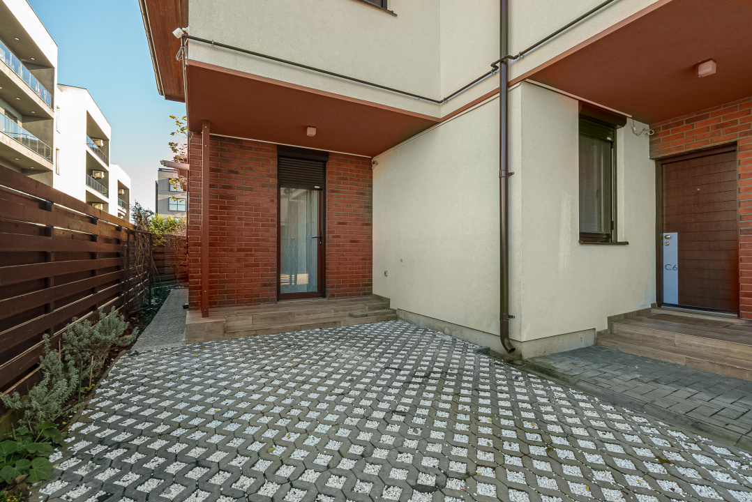 Casă ideală pentru familie–4 camere, curte amenajată, complex privat-securizat