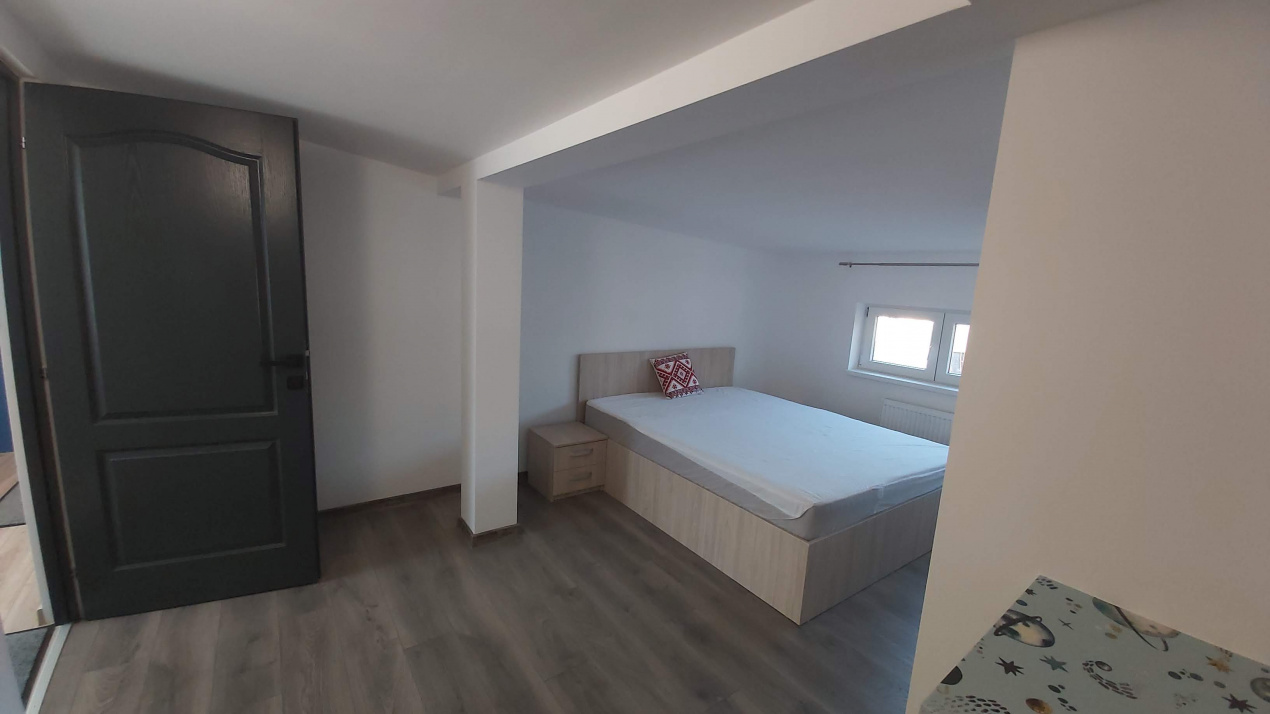 Închiriez camere cu baie proprie – zonă centrală, Moșilor