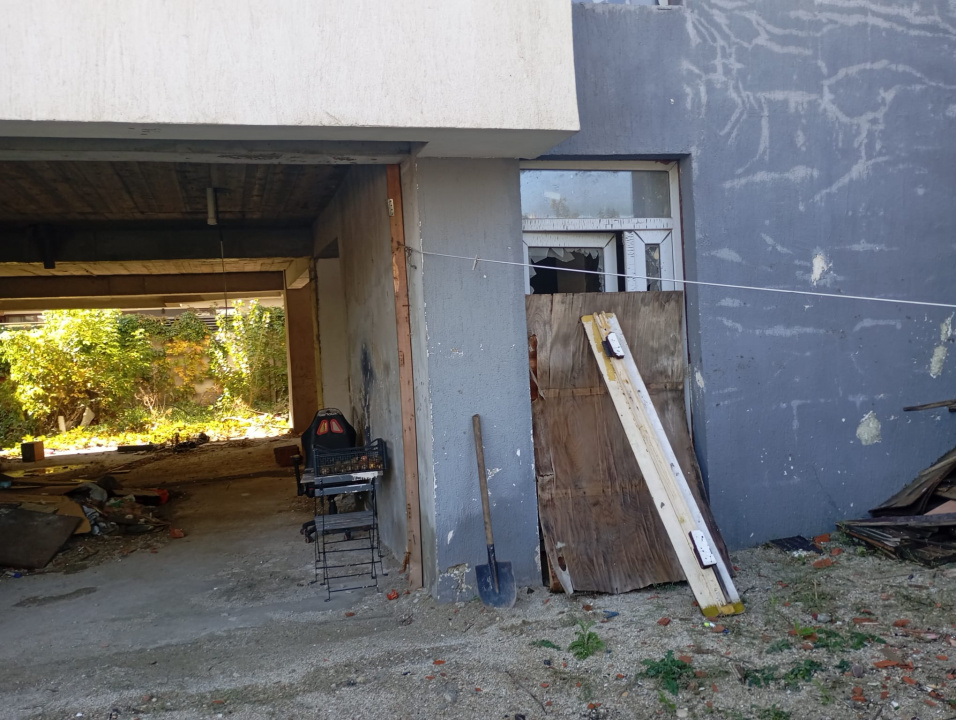 Vând bloc locuințe colective la roșu, stradal – Șos. Chitilei