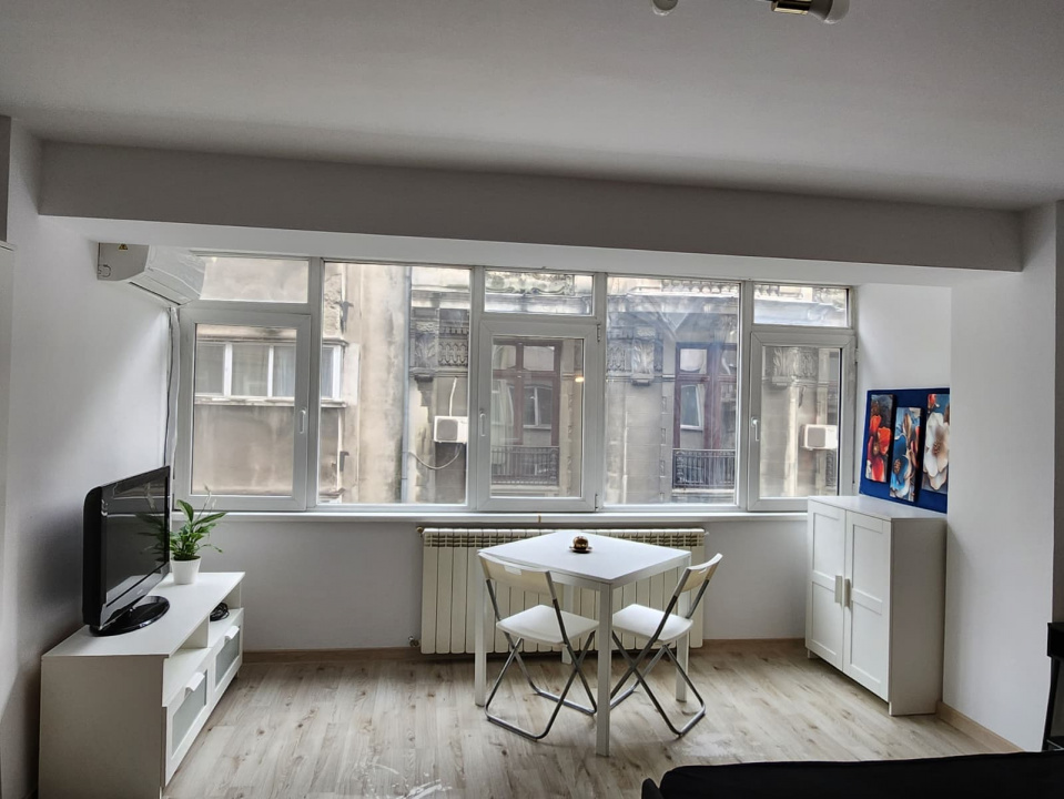 Garsonieră ultracentrală Ion Brezoianu, Cismigiu, Lipscani, Universitate 400 eur