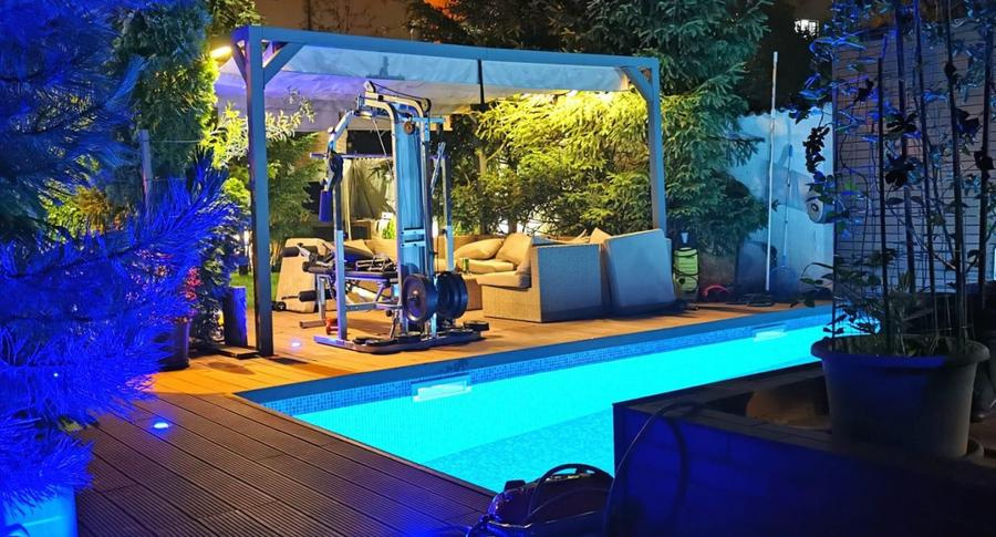 Vă propunem spre vânzare o vilă superbă cu 4 camere Prelungirea Ghencea - Latin