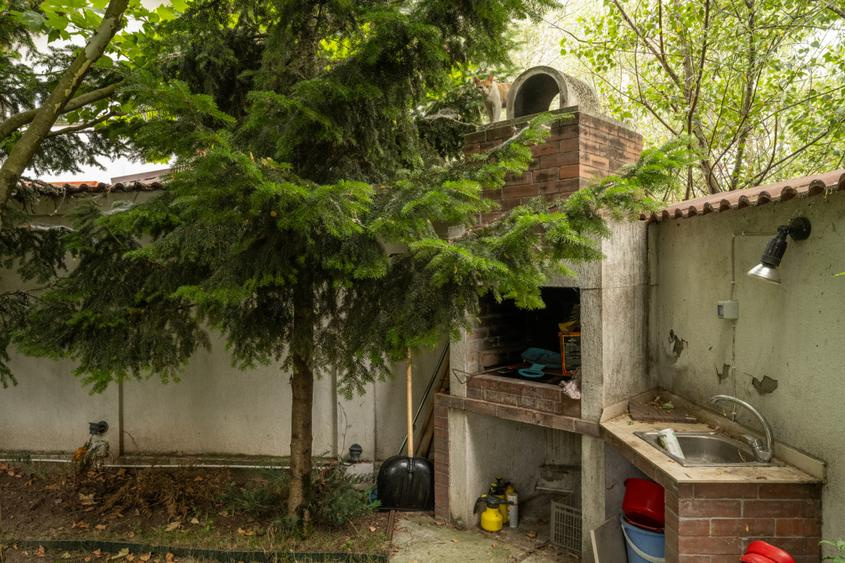 Vă propunem spre vânzare o vilă superbă cu 4 camere Prelungirea Ghencea - Latin