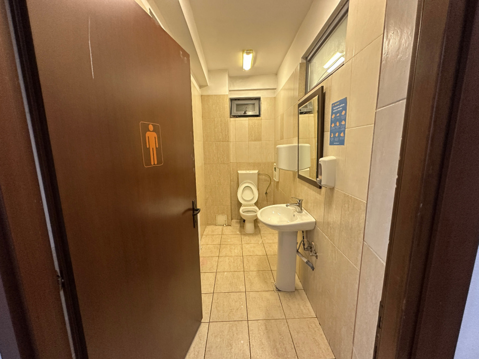 Vă propunem spre vânzare o clădire de birouri situată în zona Cotroceni