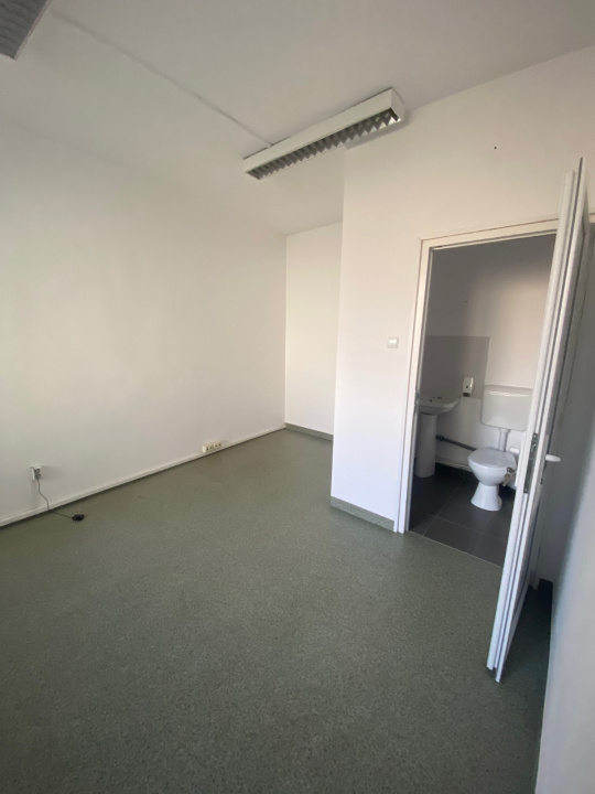 Vă propunem spre vânzare o clădire de birouri situată în zona Cotroceni