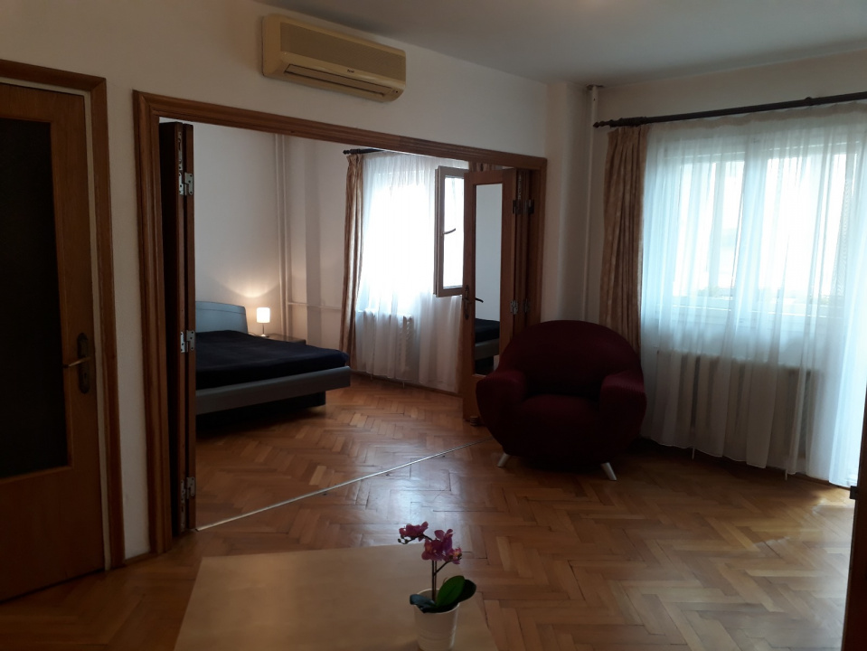 Mosilor, Dacia 4 camere vedere spate