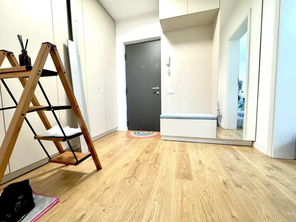 Apartament 2 camere nou revonat-Mega Mall