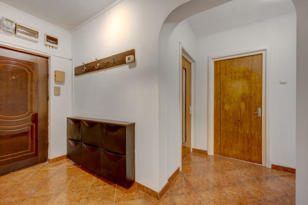 BERCENI – PIAȚA REȘIȚA, 3 CAMERE, 73 MP TOTAL, CENTRALA PROPRIE, LOC PARCARE!