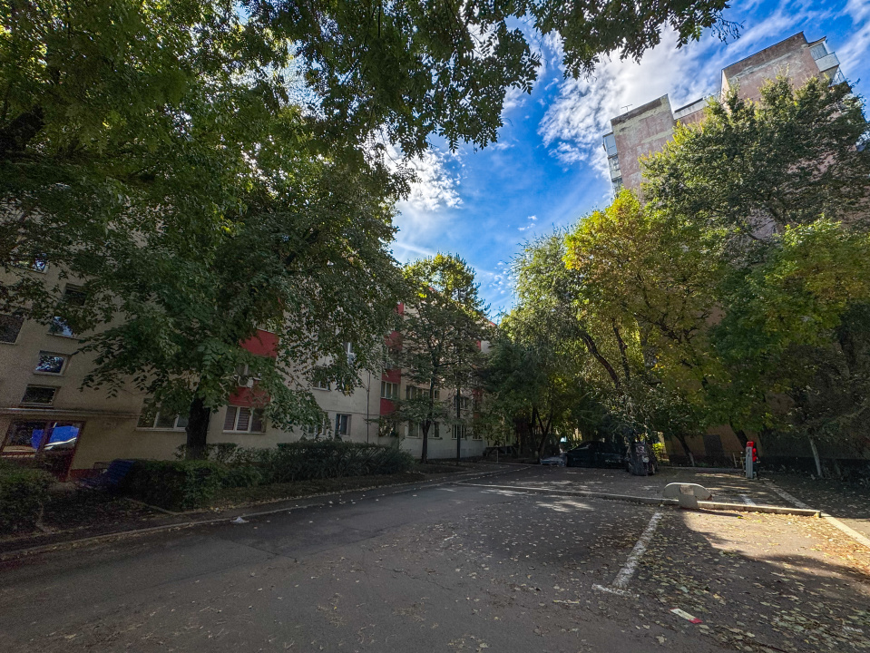 Apartament 3 camere Piata Sudului - gata de mutat