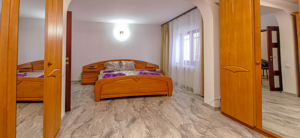 Casă 5 camere renovată 2025, curte+parcare, Rahova