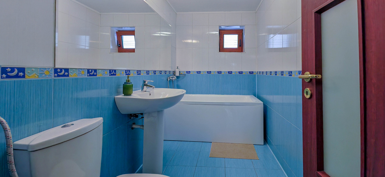 Casă 5 camere renovată 2025, curte+parcare, Rahova