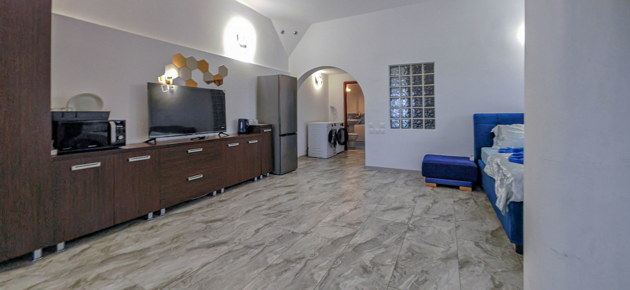 Casă 5 camere renovată 2025, curte+parcare, Rahova